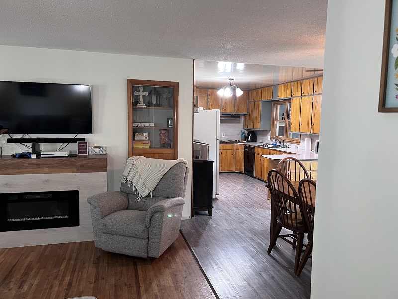 418_w_8th_street_sheldon Klaassen Realty & Auctions Real Estate and